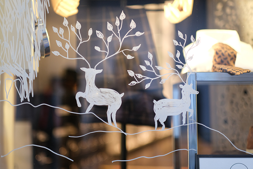 vitrine de noel posca